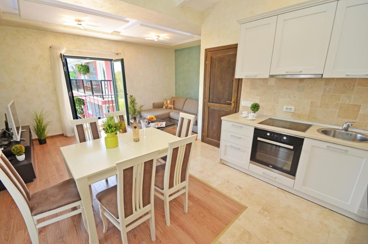 Apartments Lux S Tivat Dış mekan fotoğraf